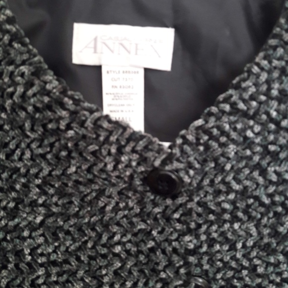 Small Button down Jacket - Picture 2 of 2